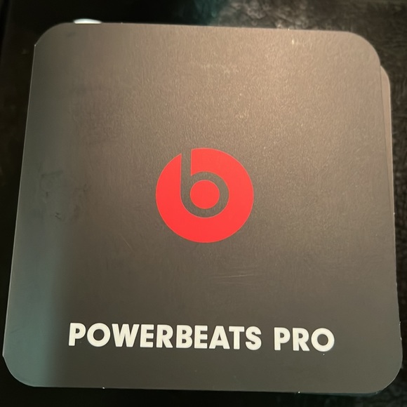 POWERBEATS PRO BOX 📦 ONLY Instructions included - Picture 6 of 6